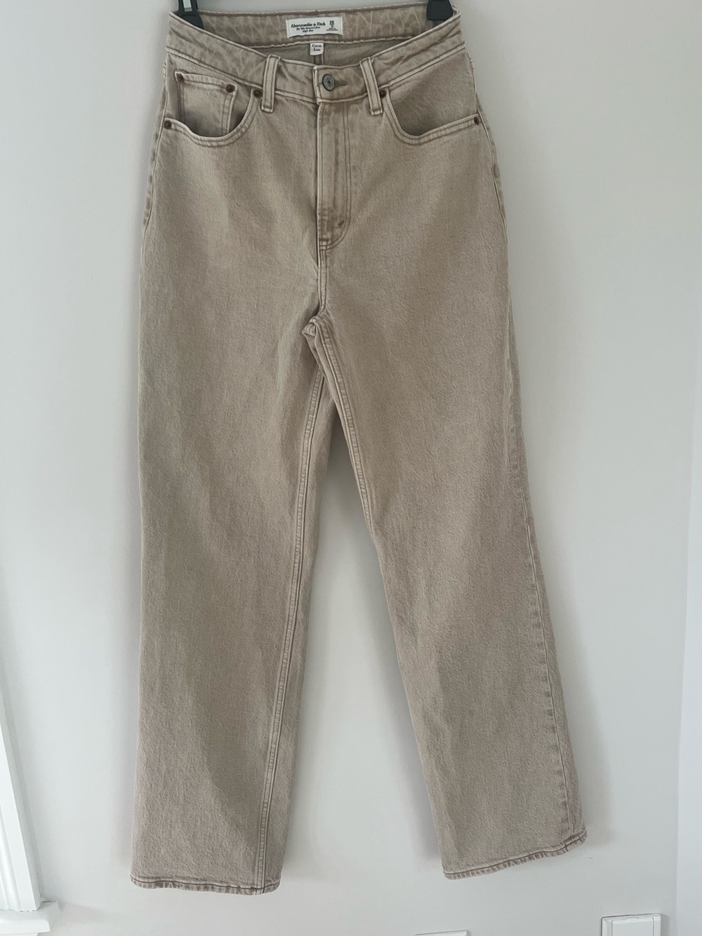 Abercrombie & Fitch The 90s Relaxed High Rise Jean- Curvy Love